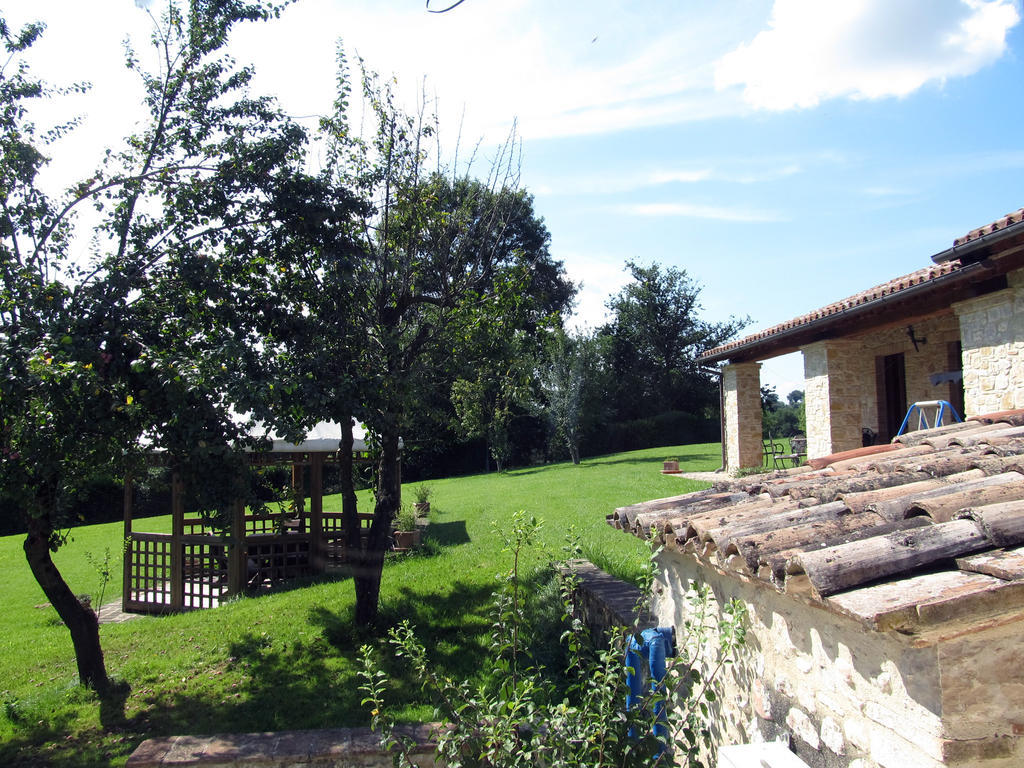Gasthaus Il Vignale Massa Martana Exterior foto