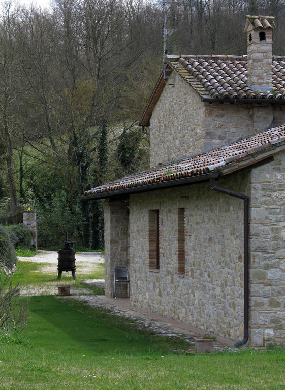 Gasthaus Il Vignale Massa Martana Exterior foto