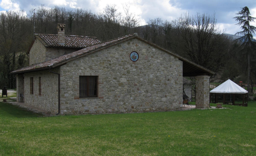 Gasthaus Il Vignale Massa Martana Exterior foto